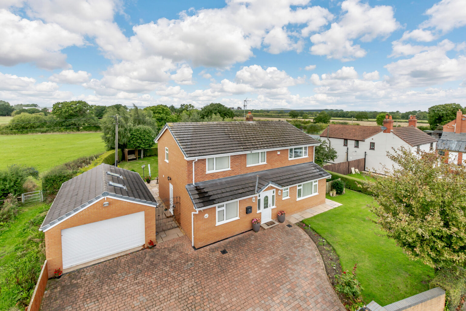 Hill View, Bowling Bank, Wrexham, LL13 9RN Rurtal Property, Land