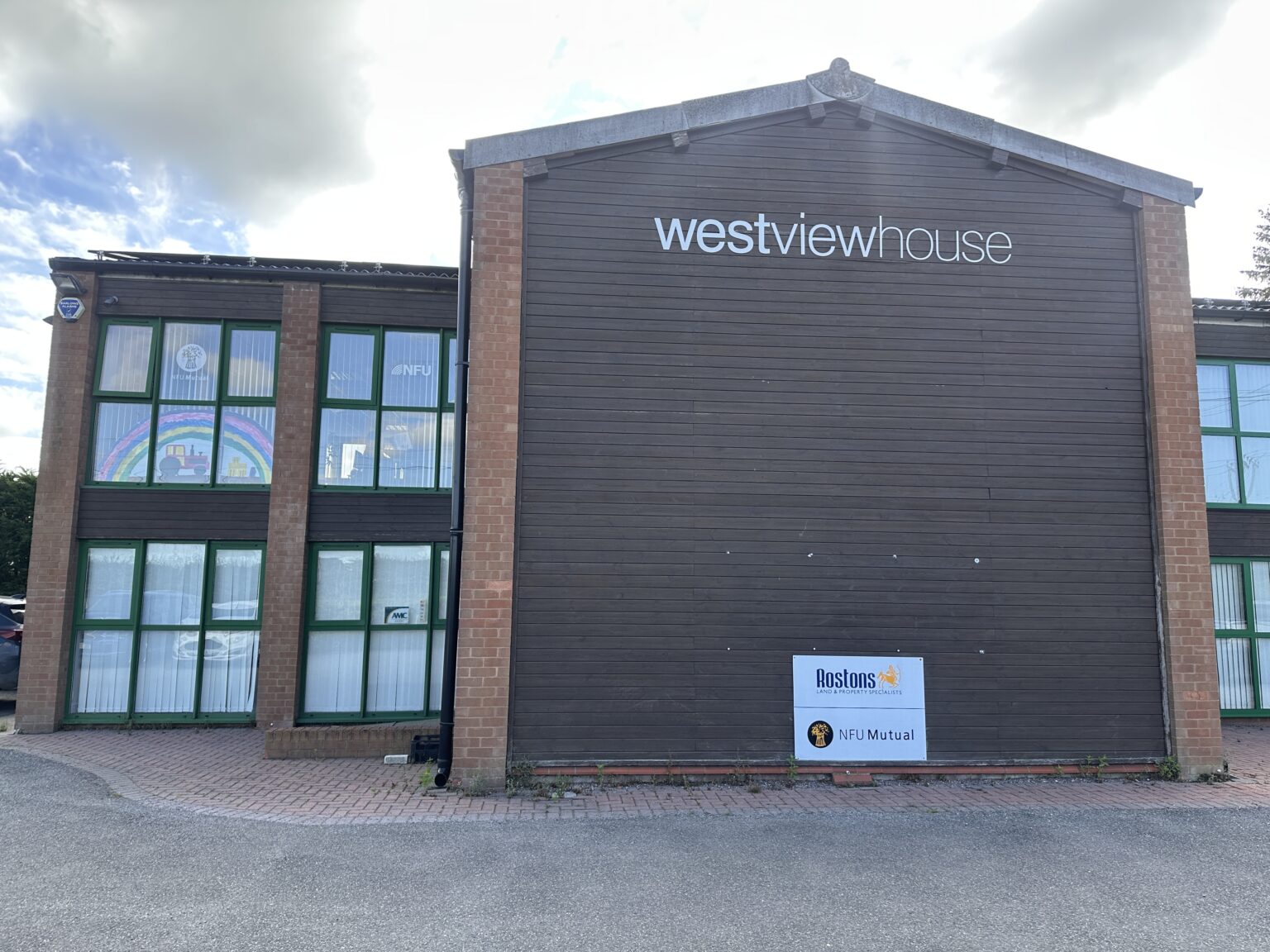 OFFICE SPACE TO LET, FIRST FLOOR, WEST VIEW HOUSE, WHITCHURCH ROAD, HATTON HEATH, CHESTER, CH3 9AU | Rural Property, Land &amp; Business Listings
