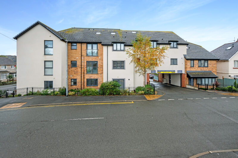 Apartment 3 Bay View, Pentywyn Road, Deganwy, LL31 9TP