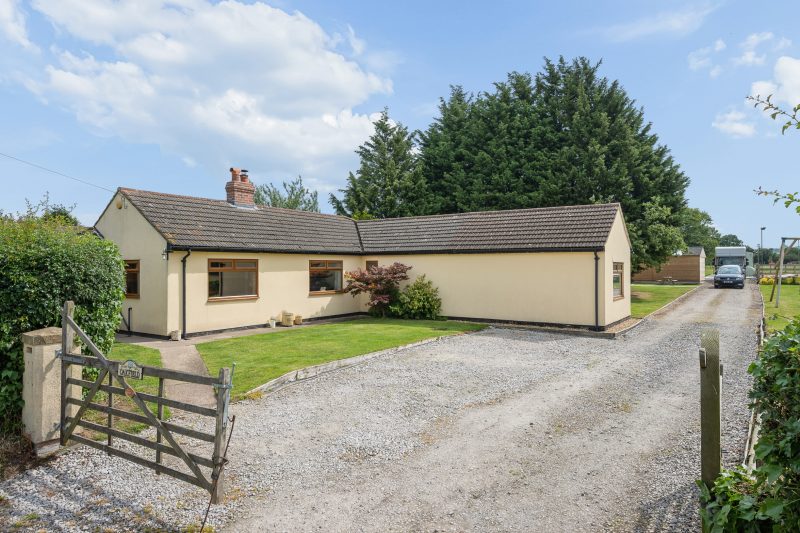 Oakfield, Hapsford Lane, Helsby, Frodsham, WA6 0JR